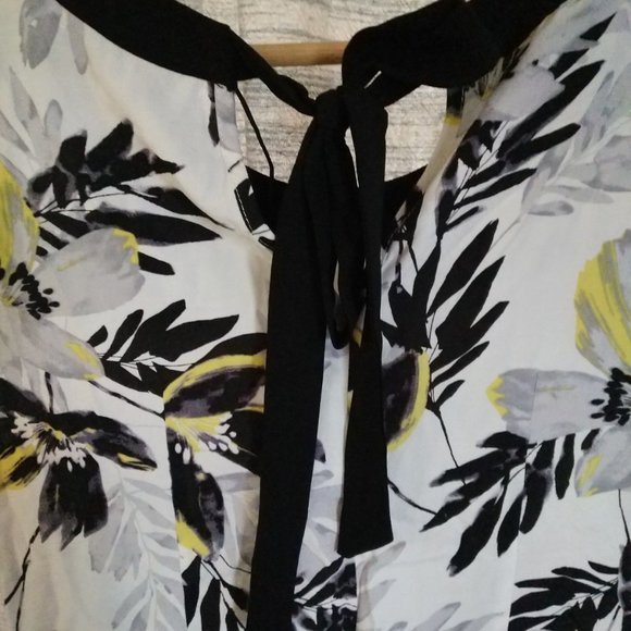 Dorothy Perkins Billie and Blossom Floral Nape Bow Blouse - Picture 8 of 9